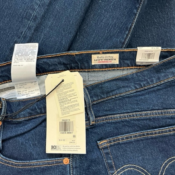Levi’s 501 Jeans - Picture 9 of 10